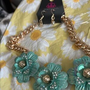 Paparazzi Gold and Green Floral Necklace with Bold Chain